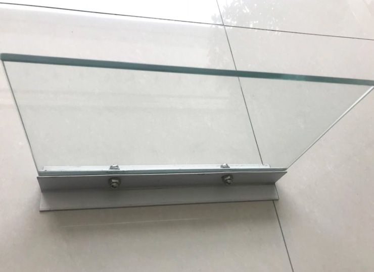 使用鋼化玻璃擋煙垂壁應(yīng)注意什么？