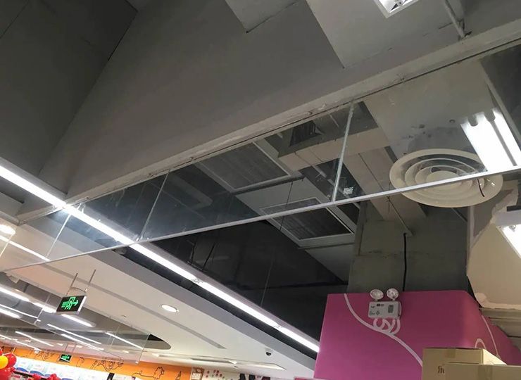 玻璃擋煙垂壁必須使用防火玻璃嗎？